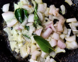 செட்டிநாடு ஸ்டைல் மஸ்ரூம் கிரேவி (Chettinadu mushroom gravy recipe in tamil) ரெசிபி ஸ்டேப் 2 புகைப்படம்