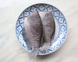 รูปขั้นตอนการทำที่ 1 ของ ยำปลาสลิด
