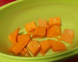 Foto del paso 1 de la receta: Sopa de fideos con calabaza especiada y huevo escalfado