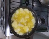 Foto del paso 1 de la receta: Mojo de papas con huevo fritos