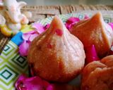 A picture of step 3 of Rose flavoured Modaks.