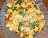 Foto del paso 6 de la receta: Ñoquis con tomate y espinacas