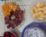 Foto langkah ke 1 dari resep Salad Buah Yakult.