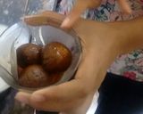 A picture of step 3 of “Coffee infused Rasgulla crumbs with pistachio ice cream and coffee syrup”.