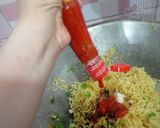 Foto langkah ke 5 dari resep Mie goreng udang.