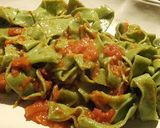 Foto del passaggio 3 della ricetta Tagliatelle Verdi al Pomodoro 🍃