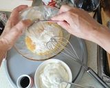 Foto del paso 1 de la receta: Clafoutis de cerezas al amaretto