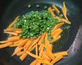 A picture of step 4 of Veg hakka Noodles.