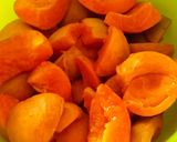 Sárgabarackkal töltött, túrógombóc recept fázis 2 fotója