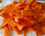 Foto del paso 2 de la receta: Cintas de zanahoria y calabacín amarillo...😜🥒🥕🍝🍜🥗🥙