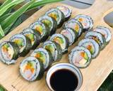 Hình bước làm 6 của món Bé làm cơm cuộn kimbap