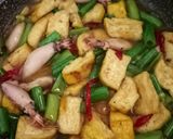 Foto langkah ke 6 dari resep Tumis cumi gembira.