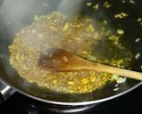 A picture of step 2 of Sweet n Sour Pork with Fried Noodles.