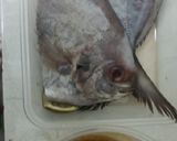 Foto langkah ke 1 dari resep Ikan Goreng "bumbu meresap".
