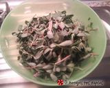 A picture of step 2 of Purslane salad.