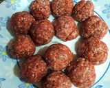 Foto del paso 14 de la receta: Keftas hamburguesadas con queso y salsa de carne picada y tomate