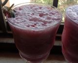 A picture of step 3 of Strawberry shake 🍓🍓🍓.
