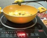 A picture of step 4 of Dahi Aloo.