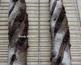 Foto langkah ke 11 dari resep Choco Cranberry Walnut Baguette.