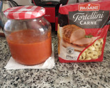 Foto del paso 1 de la receta: Tortellini con carne y tomate frito casero