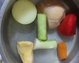Foto del paso 2 de la receta: Sopa de fideos y pollo hervido