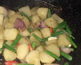 পেঁয়াজকলি আলুর দম(peyajkali aloor dum recipe in Bengali) রেসিপির ধাপ 2 ছবি