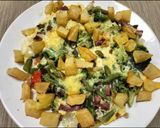 Foto del paso 8 de la receta: Menestra de verduras con patatas fritas y queso