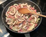 A picture of step 3 of 🍝 Tomato sauce, onion, mushroom, bacon pasta.