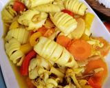 Gambar langkah 2 resipi Sotong Goreng Kunyit Bersos Tiram.