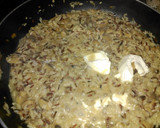 Foto del paso 3 de la receta: Risotto salvaje con champiñones ligero