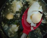 Foto langkah ke 4 dari resep Sup Miso Telur.