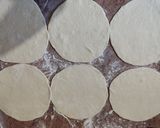 Foto del paso 8 de la receta: Discos de pizzas para tener listos en el freezer
