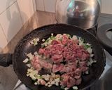 Foto del paso 2 de la receta: Lasaña de zapallitos rellena con atún y carne, espinaca 🥬🥩