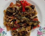 Foto langkah ke 5 dari resep Tumis sawi asin.
