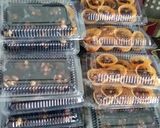 A picture of step 4 of Kue coklat kacang.