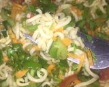 صورة لخطوة 3 من وصفة اندومي بالخضروات 🥗