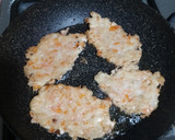 Foto del paso 3 de la receta: Tortillitas de surimi