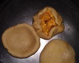 A picture of step 3 of Alu paneer paratha.