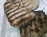 Foto del paso 4 de la receta: Hígado de cordero a la plancha con chips de patata