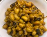 A picture of step 2 of Masala cowpeas.