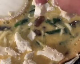 Foto del paso 16 de la receta: Quiche de espinacas y queso de cabra con uvas pasas, vegetariana