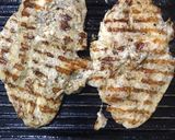 A picture of step 3 of Black pepper chicken steak.