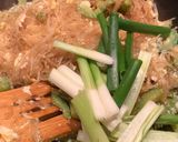 A picture of step 5 of Stir fried bitter gourd with glass noodles.