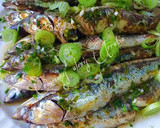 Foto del paso 4 de la receta: Boquerones a la plancha con majado Urrutia y brotes de cebolleta