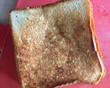 Foto langkah ke 2 dari resep Grilled Cheese Sausage Sandwich.