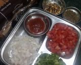 A picture of step 1 of સેન્ડવીચ પીઝા.
