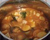 Foto langkah ke 5 dari resep Tomyam steamboat ala rumahan praktis enak banget.