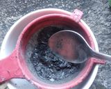 Foto langkah ke 4 dari resep Abu Klaras (Pewarna Hitam Alami).