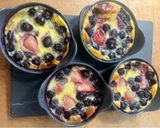 Une image de l'étape 3 de Petits clafoutis légers aux fruits rouges 🍓🫐.