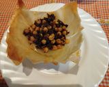 Foto del paso 10 de la receta: Tartaleta de masa filo con morcilla de arroz, garbanzos y salsa de yogur